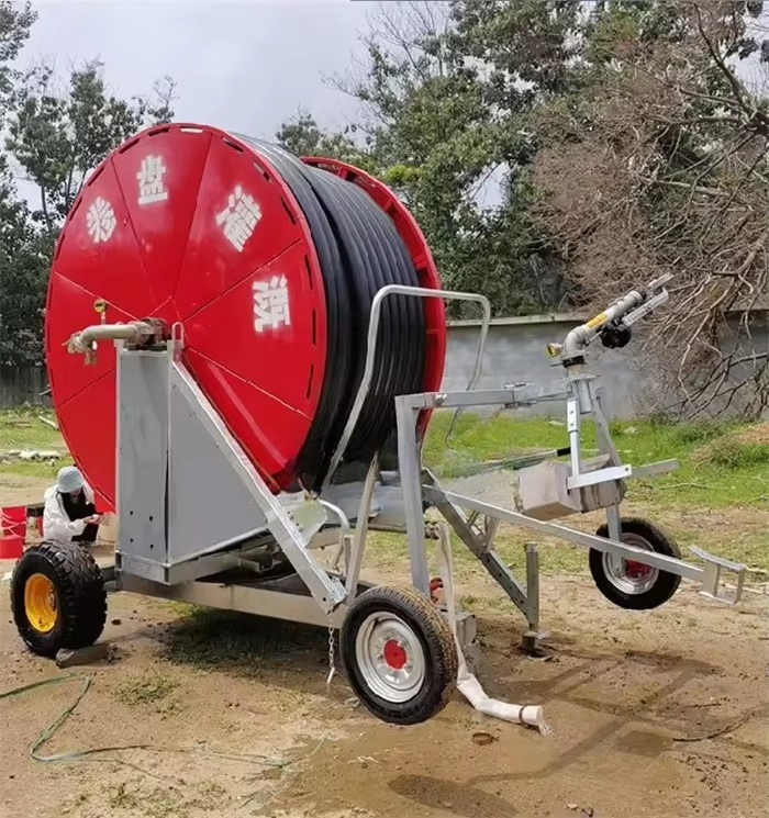 Agriculture Farming Technology - Fabryczne zaopatrzenie: duże zraszacze i systemy